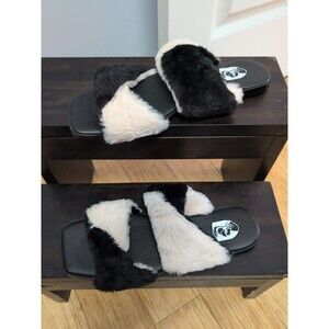 NWOB VHNY Vivienne Hu Twisted Faux Fur Cream/Black Slippers Size 9.5-10 EU40